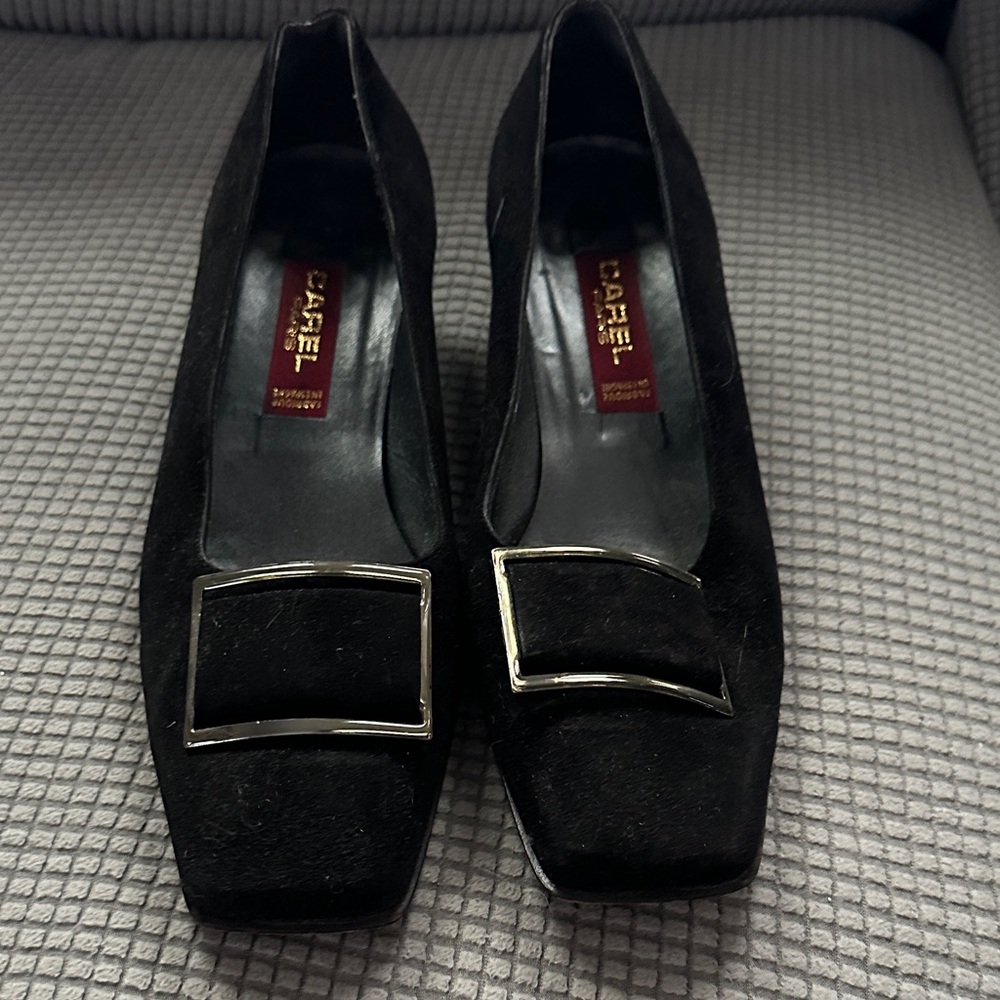 CAREL PARIS 
Chic Black Suede Heels with Silver Buckle